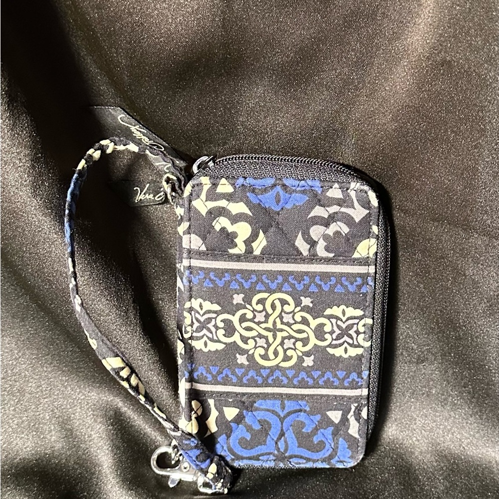 RETIRED AND RARE MOSAIC PATTERN! EUC - Vera Bradley Mini Wristlet in Mosaic